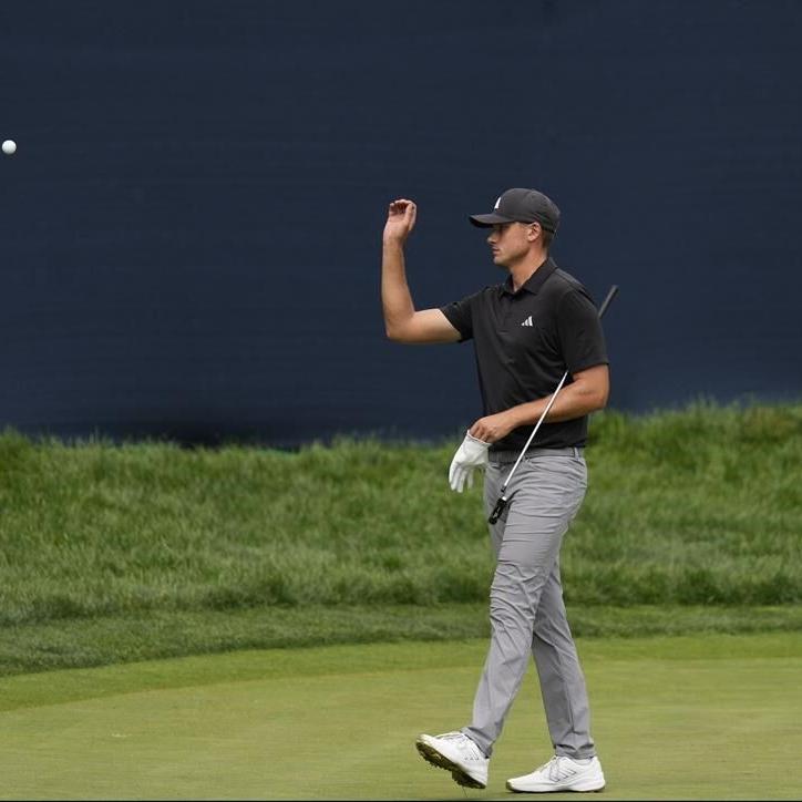 Adam Scott builds 3-shot lead in hopes of reaching FedEx Cup finale